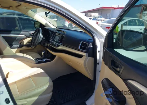 2015 Toyota Highlander Le Plus V6 from USA, damaged, VIN 5TDZKRFH4FS058248